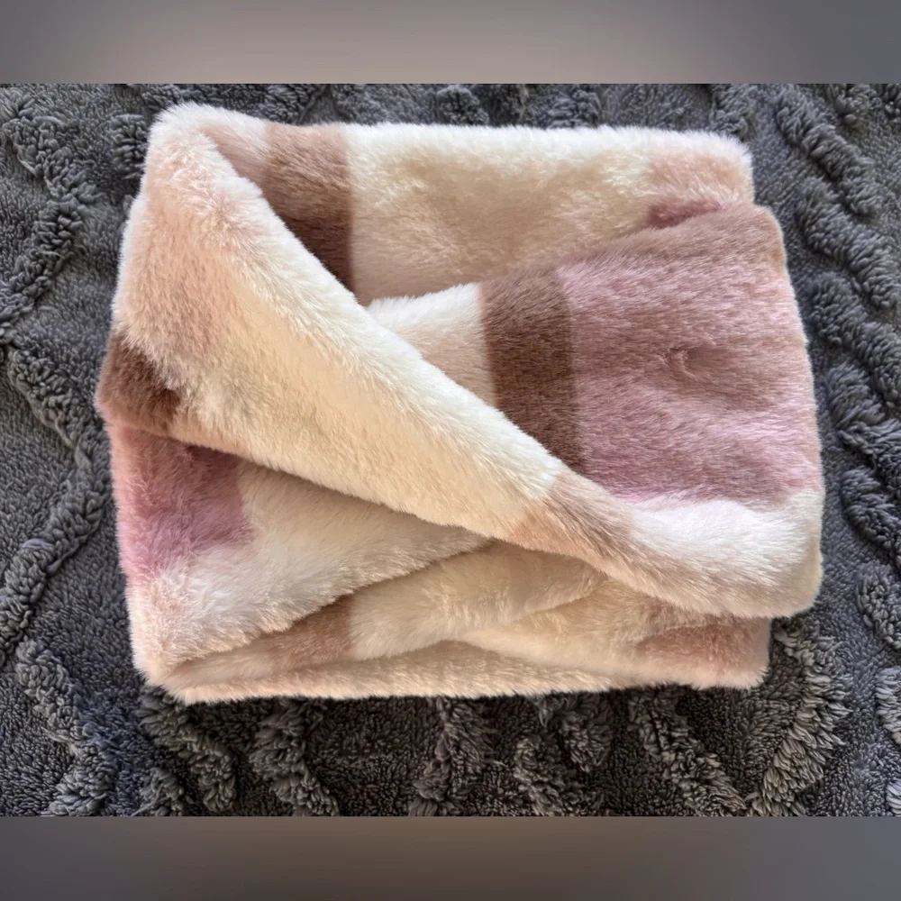 Cozy Pink and Cream Faux Fur Infinity Scarf - Picture 1 of 2